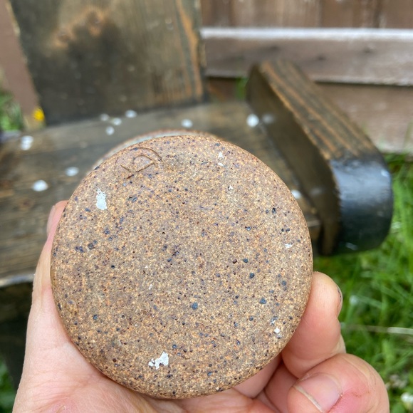 Robin Righton Canadian Studio pottery /wax resistance / 1970s / stoneware vase - Picture 4 of 5